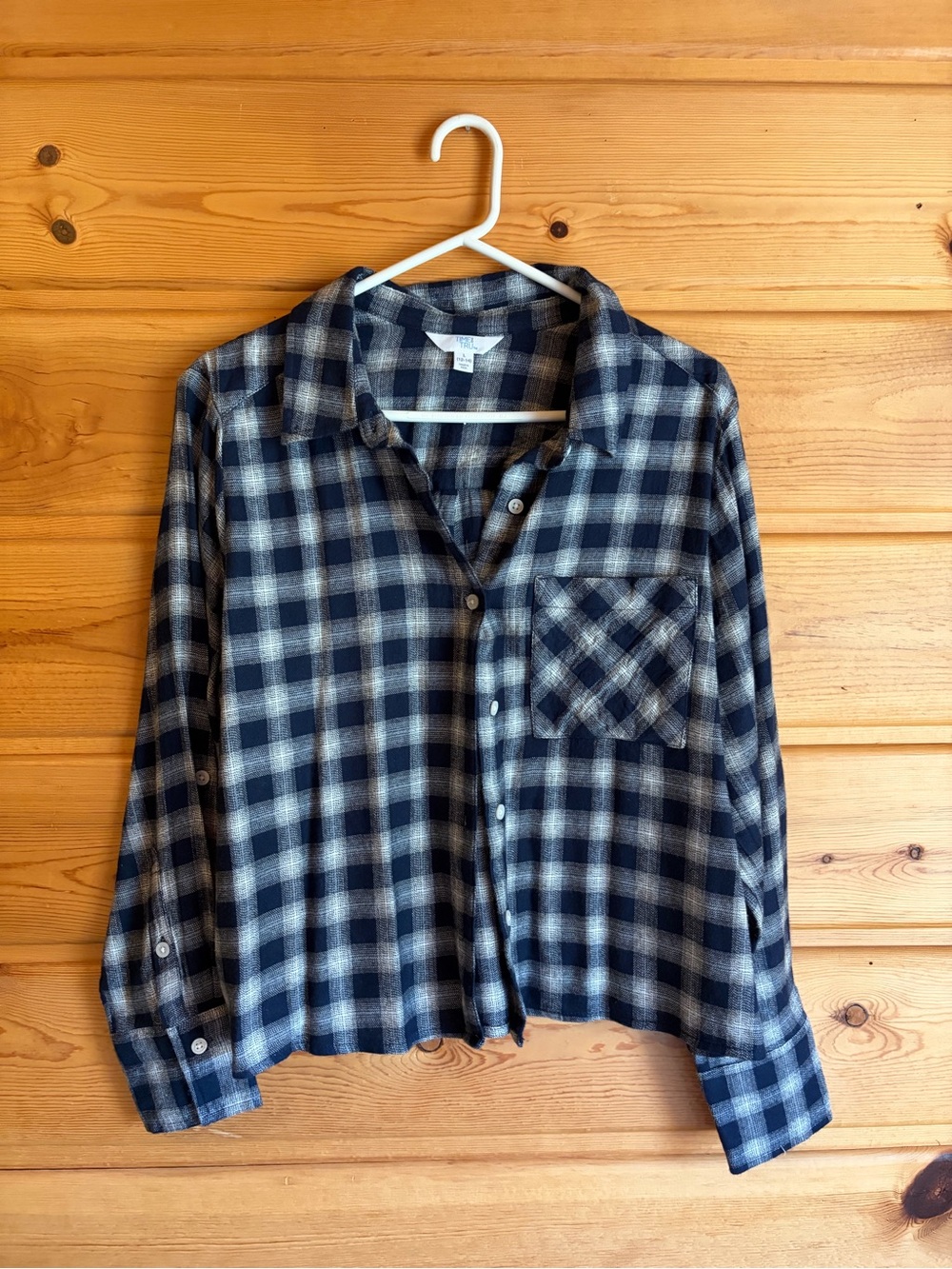 Time and Tru woMen's Navy and Gray Plaid Button-Down Shirt